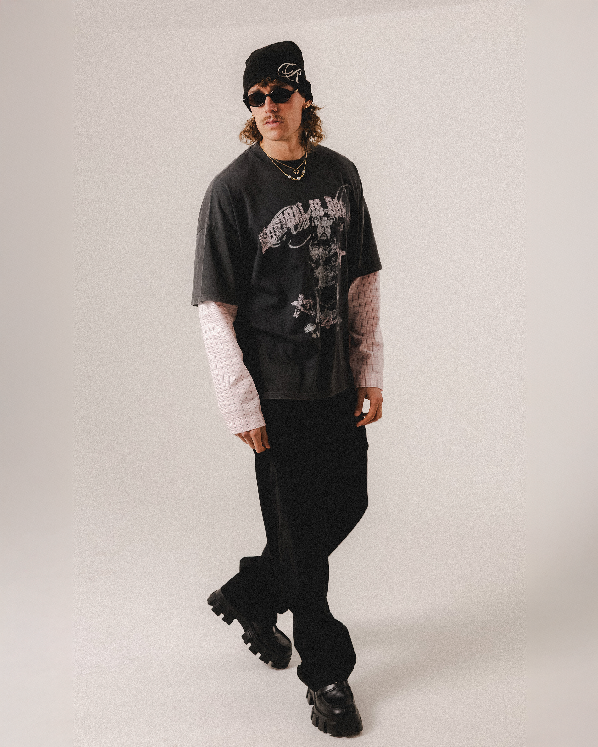 CAMISETA NEGRA ATELIER