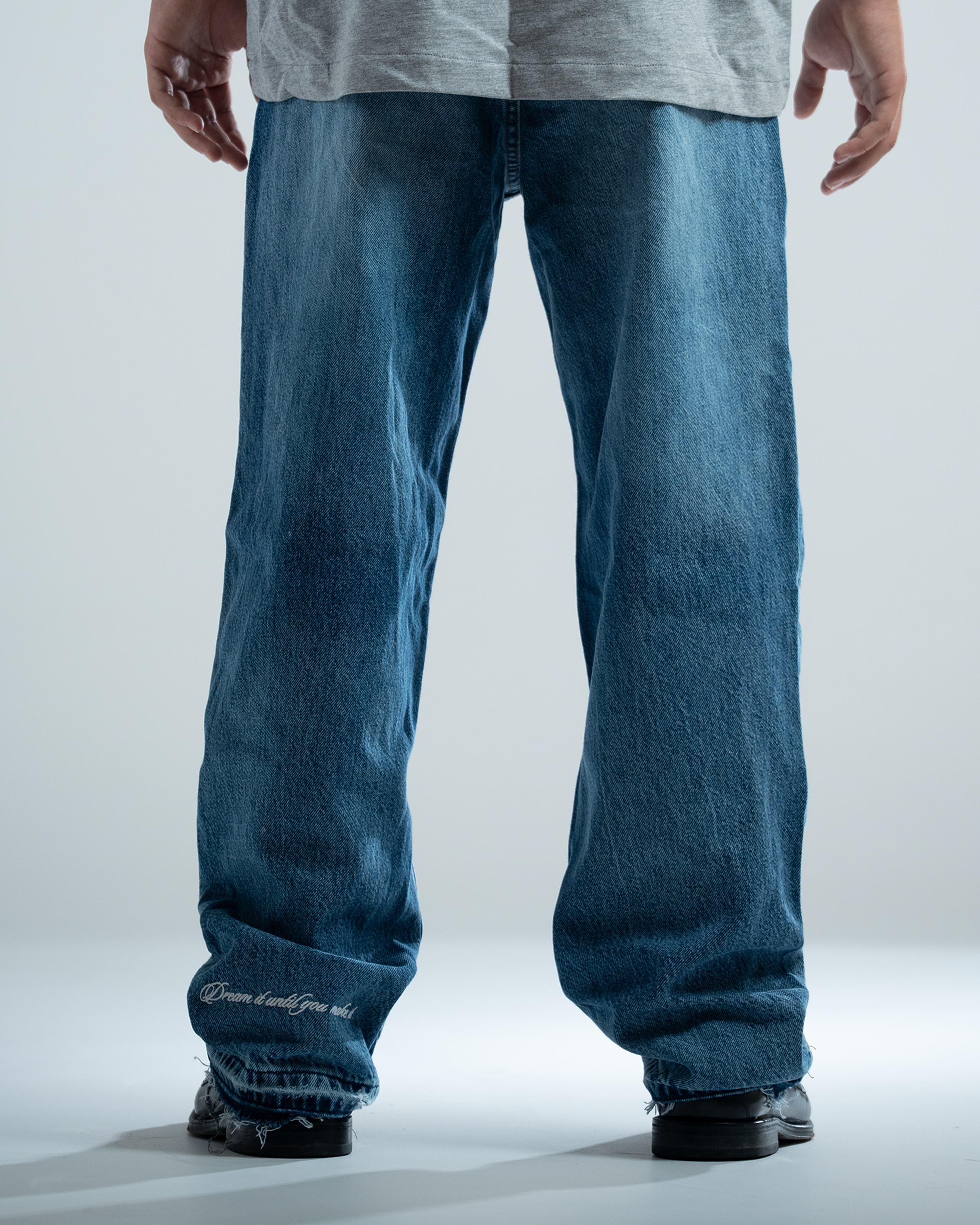 DENIM STRAIGHT JEANS