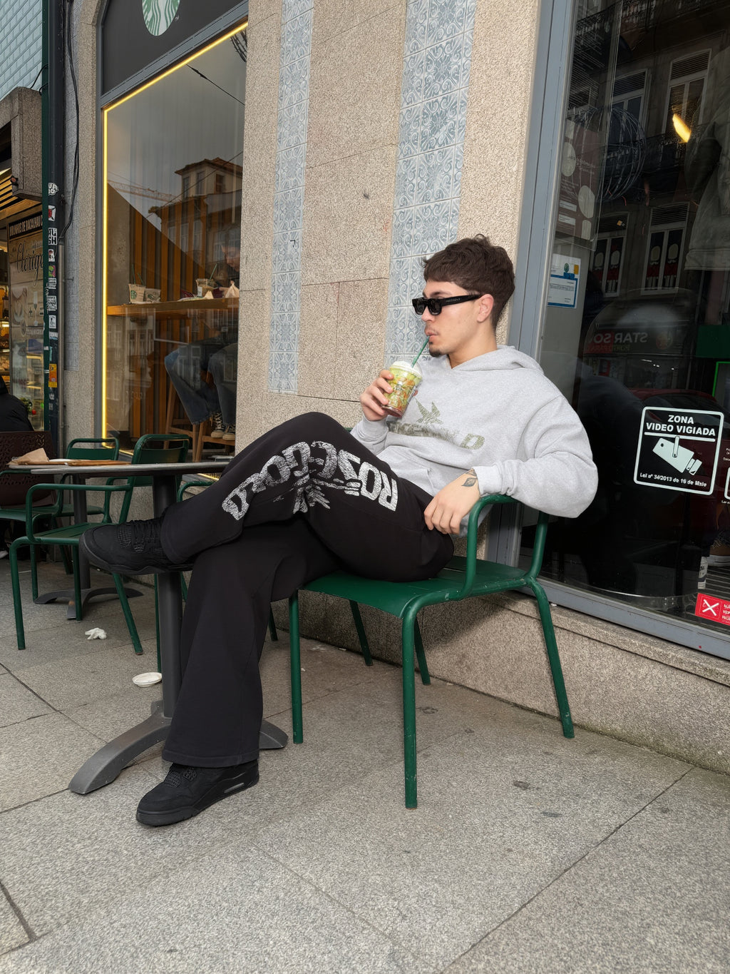 CONCRETE BLACK BAGGY TRACKPANTS