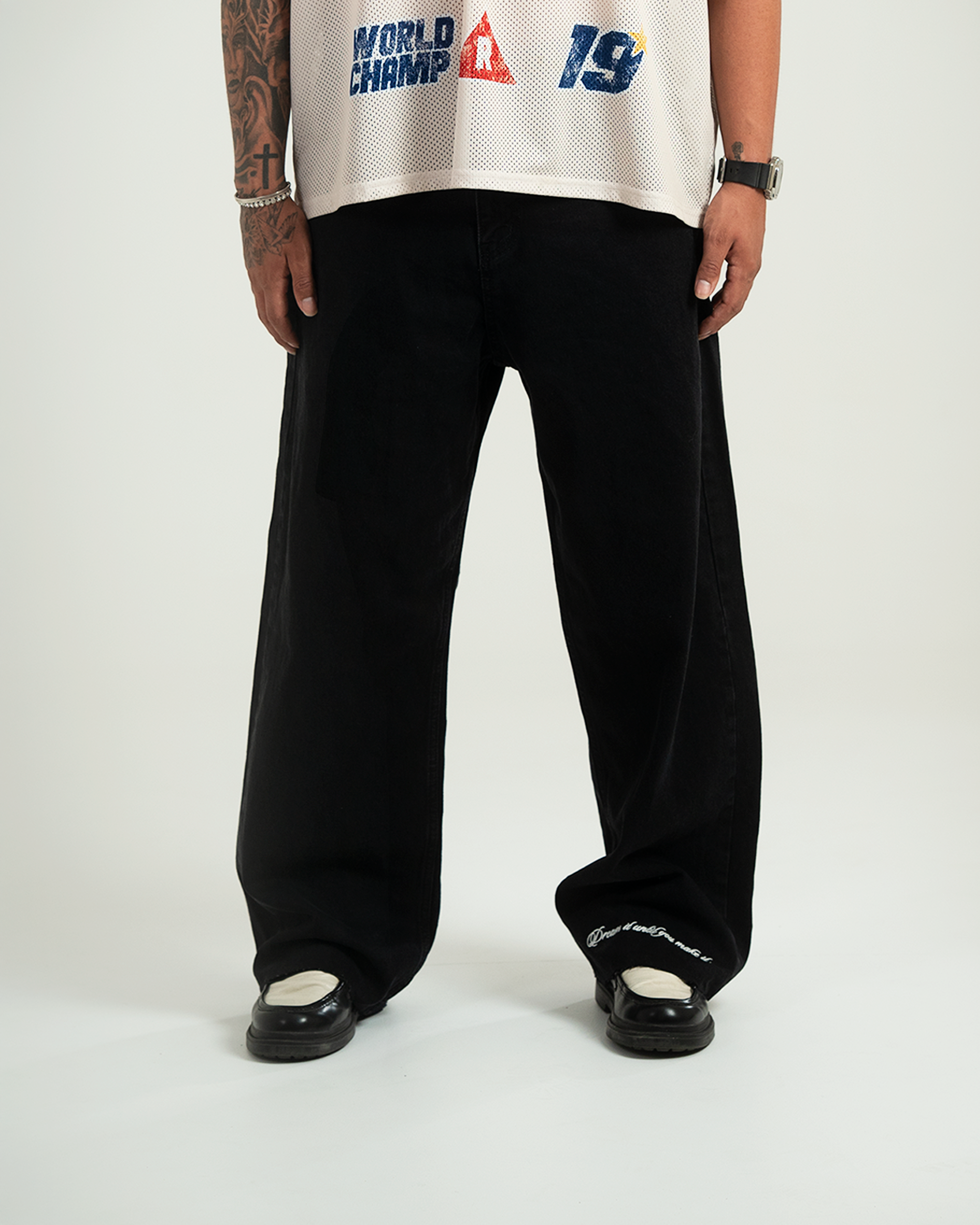 DENIM STRAIGHT RAW HEM JEANS